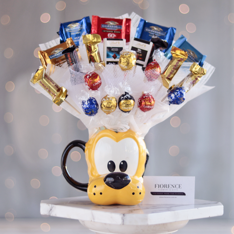 Candy Bouquet in Disney Characters Ceramic Mugs - Giftbaskets México