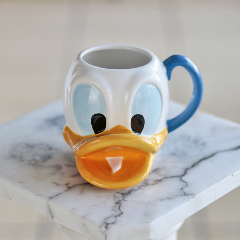 Candy Bouquet in Disney Characters Ceramic Mugs - Giftbaskets México