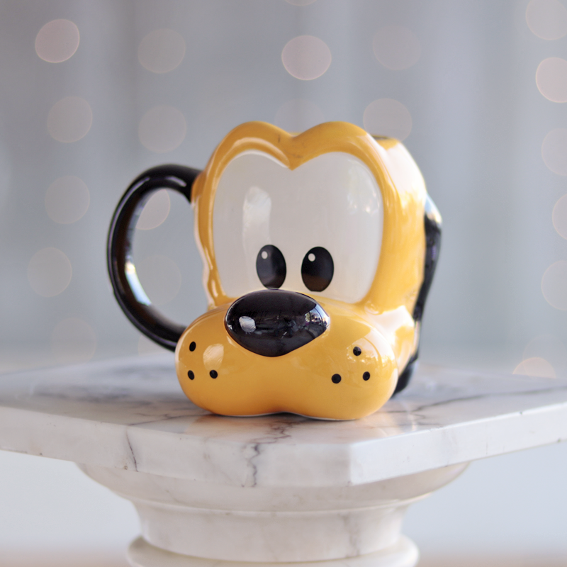 Candy Bouquet in Disney Characters Ceramic Mugs - Giftbaskets México