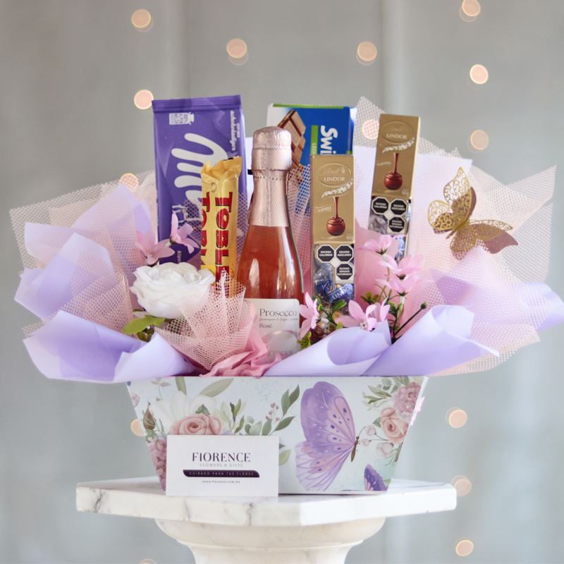 Candy Bouquet with Imported Chocolates and Wine - Giftbaskets México