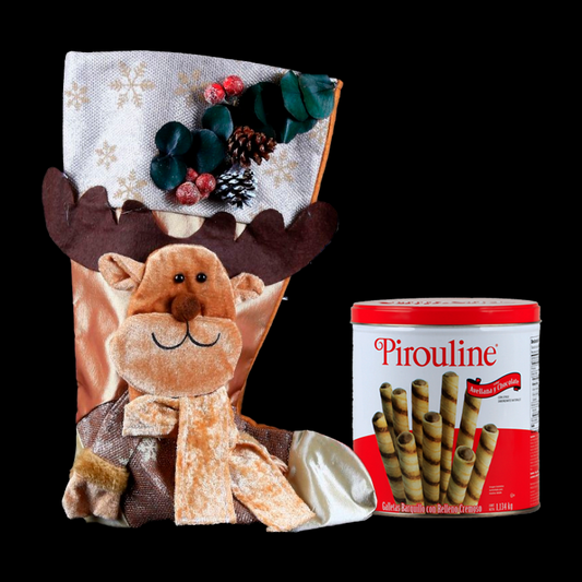 Christmas Stocking with Funny Reindeer and chocolate rolled wafer sticks. - Giftbaskets México