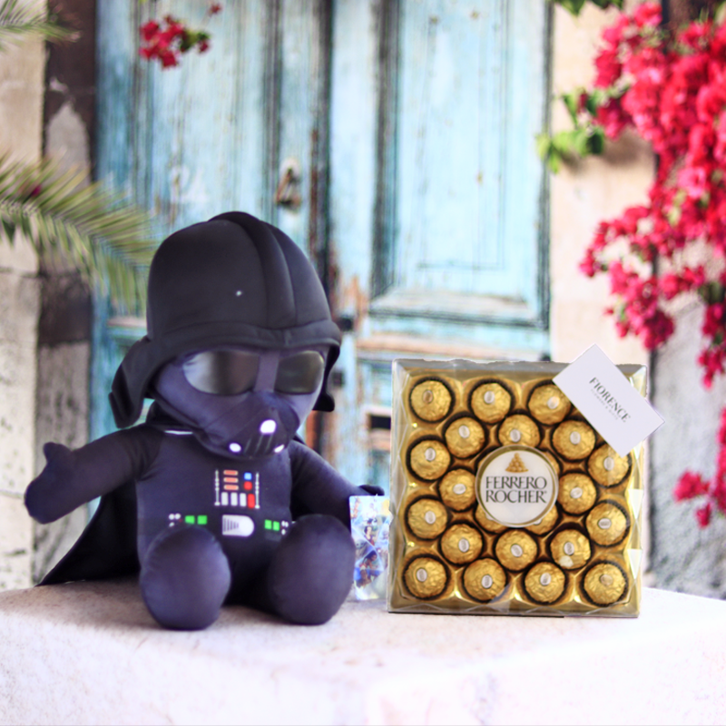 Darth Vader with chocolates - Giftbaskets México