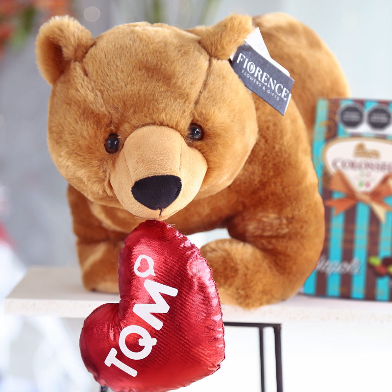 Teddy Bear with Chocolates and heart shaped cushion - Giftbaskets México