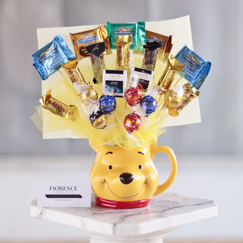 Winnie the Pooh Ceramic Mug Candy Bouquet - Giftbaskets México