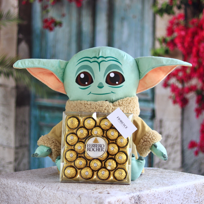Yoda with Chocolates - Giftbaskets México