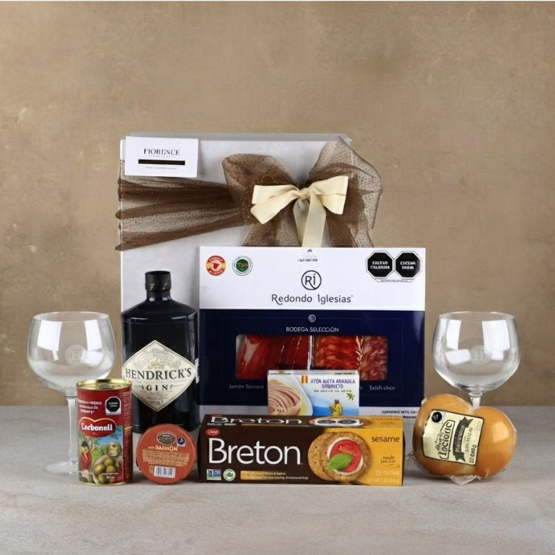 Hendrick's Gin Deluxe Gift Box – Charcuterie & Cheese-1