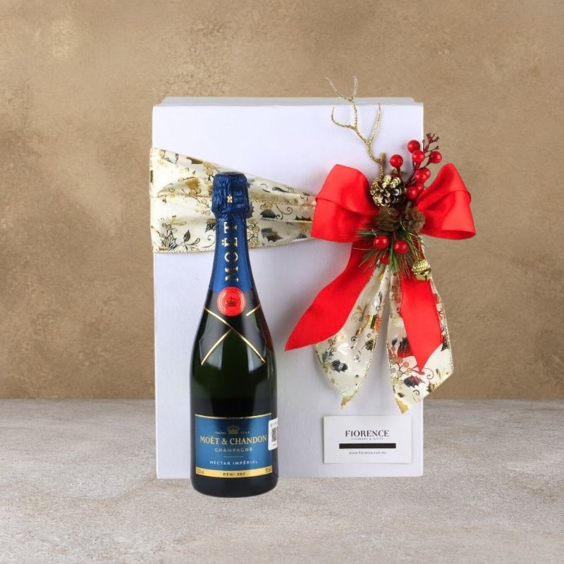 Christmas Gourmet Set "Champagne & Serrano" Luxury Gift Box: Moët & Chandon Nectar Imperial & Premium Pairing-2