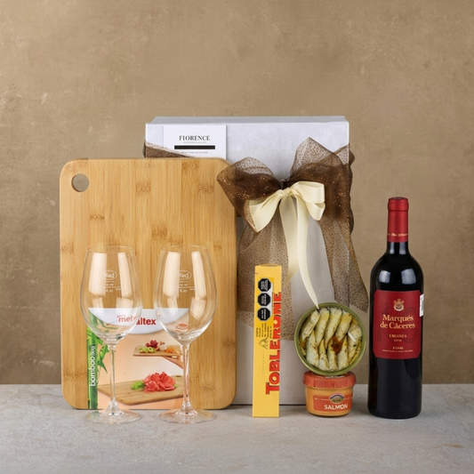 "Rioja & Tapas" Gourmet Gift Box: Marqués de Cáceres & Bamboo Board