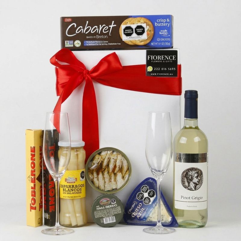 Gourmet gift with Italian White Wine, chocolates and more