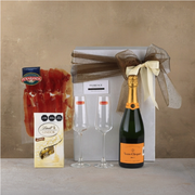 "Champagne & Serrano" Luxury Gift Box: Veuve Clicquot & Premium Pairing