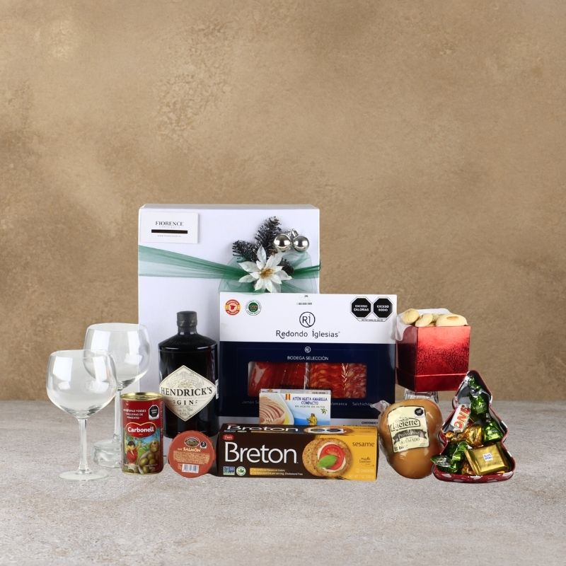 Hendrick's Gin Deluxe Christmas Gift Box – Charcuterie & Cheese-2