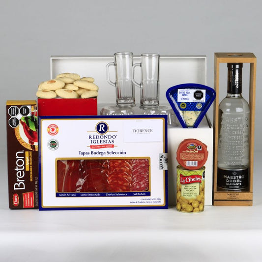 Birthday Gift with Tequila and Variety of Gourmet Products - Giftbaskets México