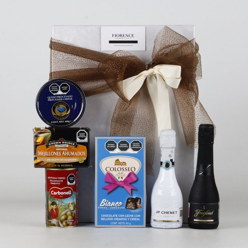 "Sparkling & Savory" Gourmet Box: Cava, Wine & Pairing Selection