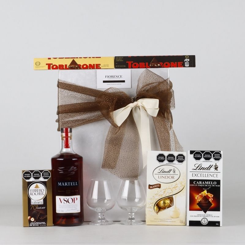 "Martell VSOP & Swiss Chocolate" Gift Box: Prestige Cognac & Fine Sweets