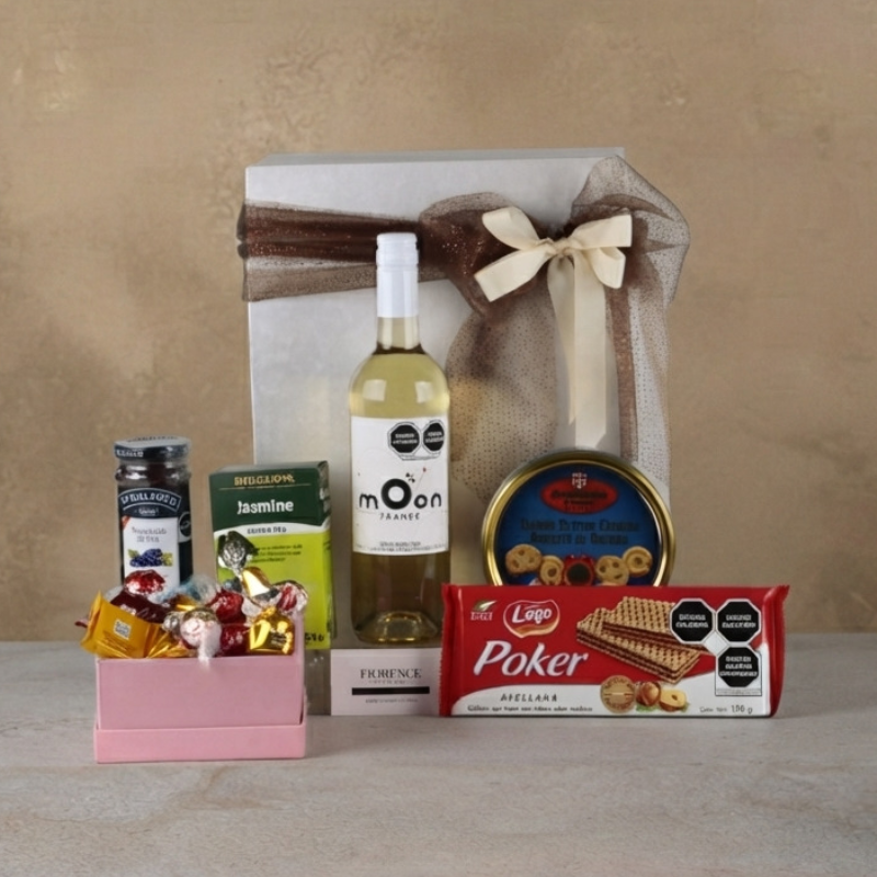Special Gourmet Gift with Moon France Wine and Delicacies