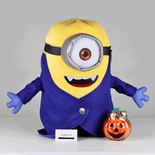 Minion Plush in Dracula Costume - Giftbaskets México
