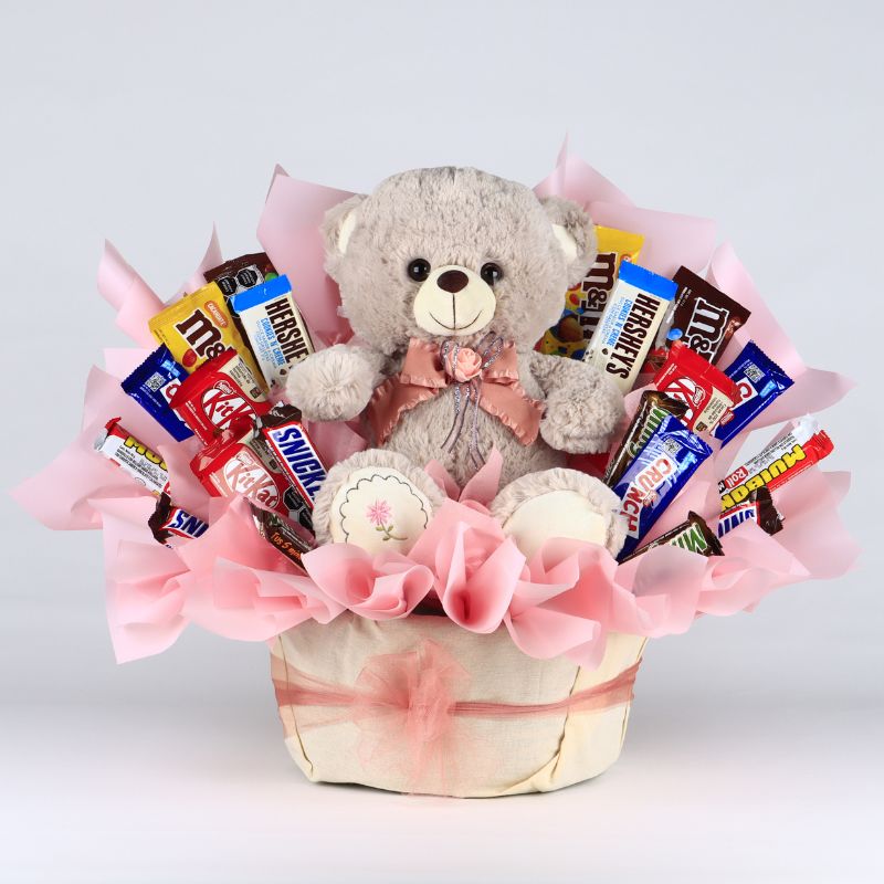 Teddy Bear with Chocolates Candy Bouquet - Giftbaskets México