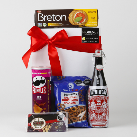Gift box with "Tinto de Verano" and Snacks