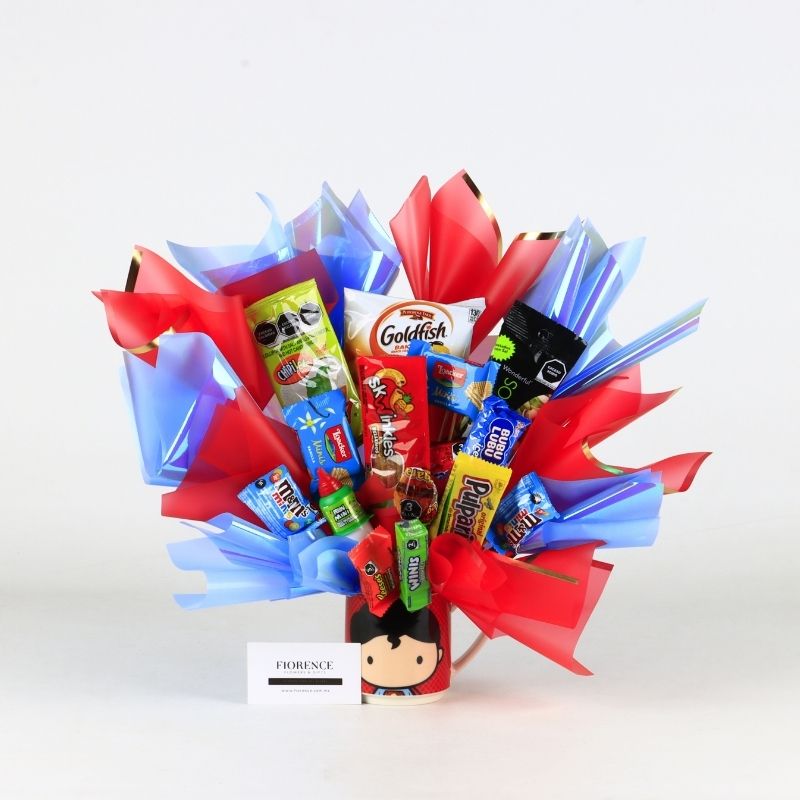 "Justice League Heroes" Candy Bouquet. Collectible Mug & 15 Sweets.