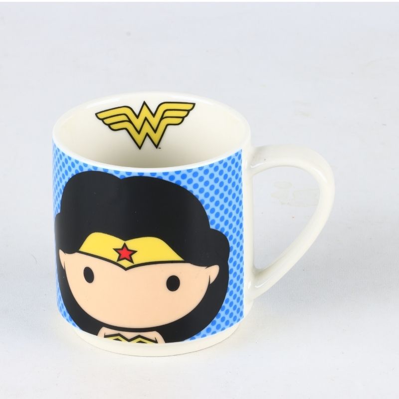 "Justice League Heroes" Candy Bouquet. Collectible Mug & 15 Sweets.