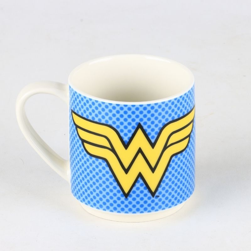 "Justice League Heroes" Candy Bouquet. Collectible Mug & 15 Sweets.