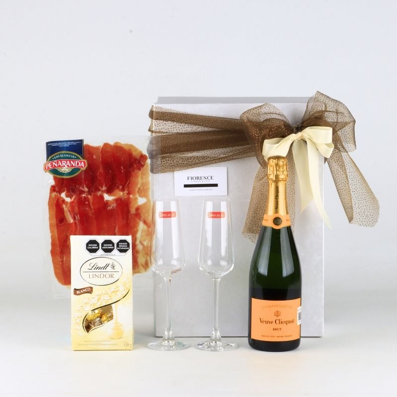 "Champagne & Serrano" Luxury Gift Box: Veove Clicquot & Premium Pairing