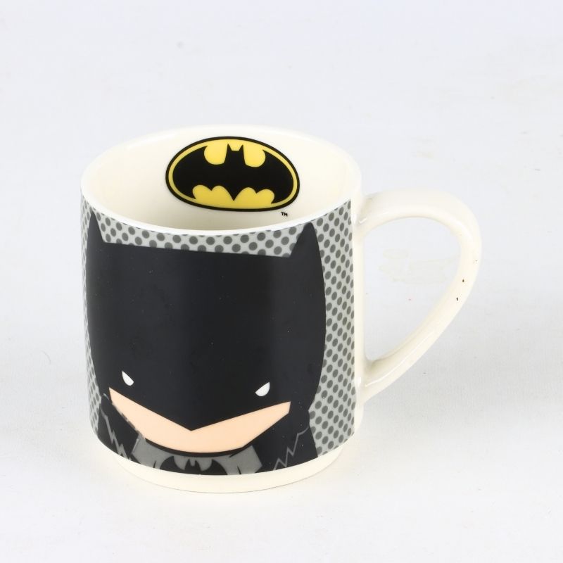 "Justice League Heroes" Candy Bouquet. Collectible Mug & 15 Sweets.