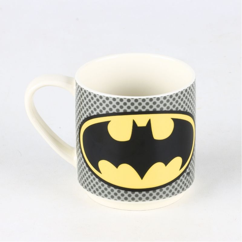 "Justice League Heroes" Candy Bouquet. Collectible Mug & 15 Sweets.