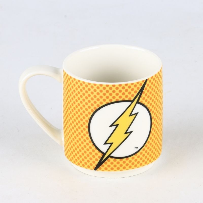 "Justice League Heroes" Candy Bouquet. Collectible Mug & 15 Sweets.