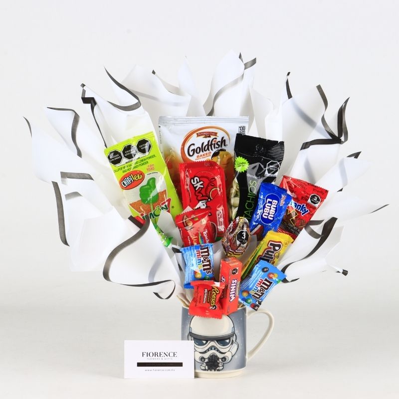 "Star Wars Galaxy" Candy Bouquet: Collectible Mug & 15 Premium Sweets