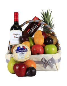 Wine & Fruits Gift Basket